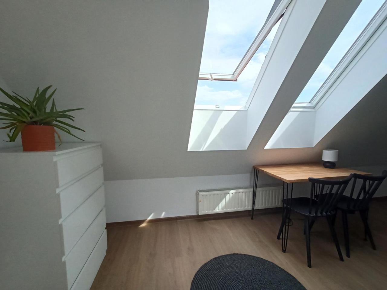 Lemuria Pokoje Hostel Chojnowska A Legnica Zewnętrze zdjęcie