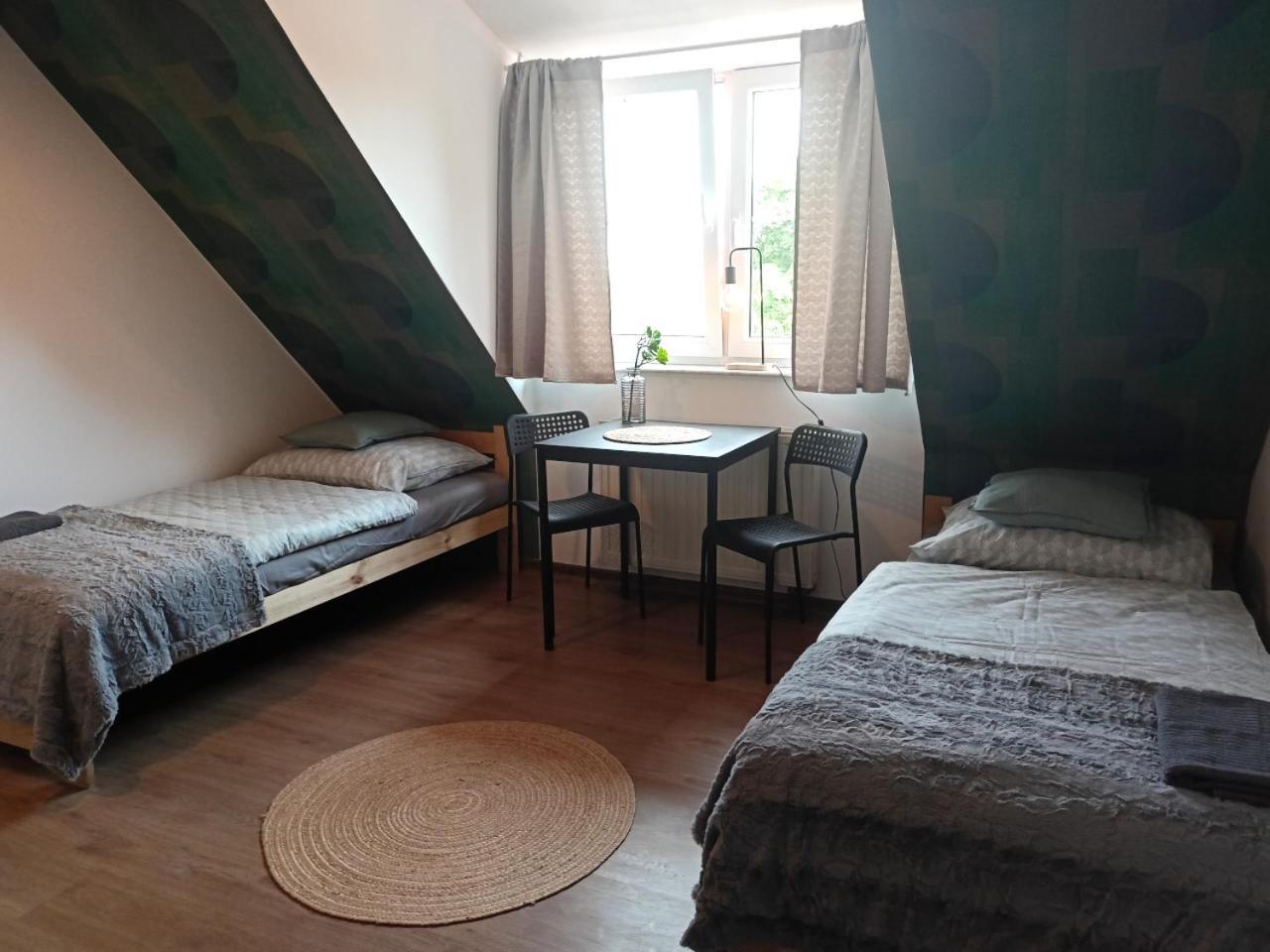 Lemuria Pokoje Hostel Chojnowska A Legnica Zewnętrze zdjęcie
