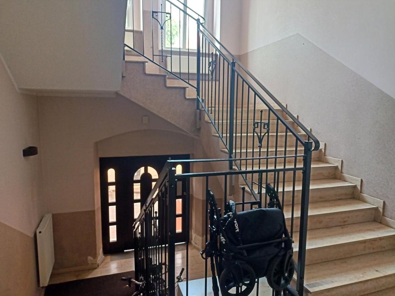 Lemuria Pokoje Hostel Chojnowska A Legnica Zewnętrze zdjęcie