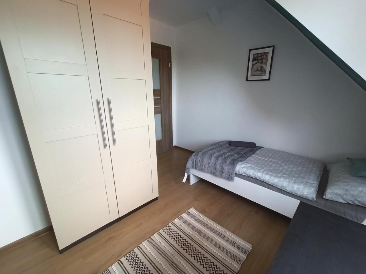 Lemuria Pokoje Hostel Chojnowska A Legnica Zewnętrze zdjęcie
