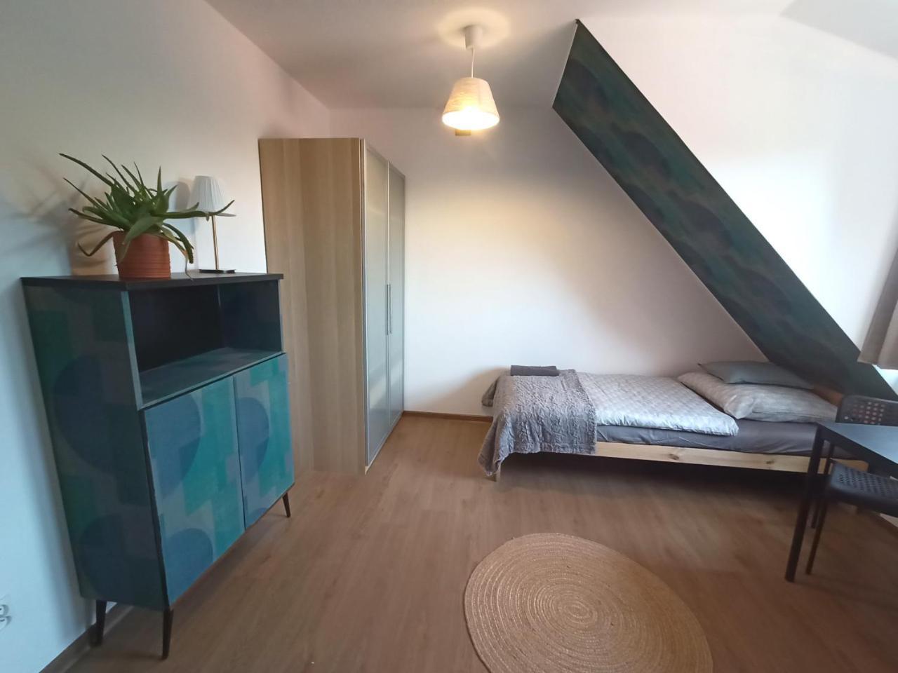 Lemuria Pokoje Hostel Chojnowska A Legnica Zewnętrze zdjęcie