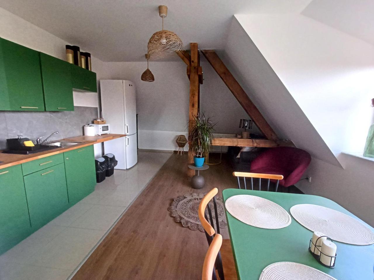 Lemuria Pokoje Hostel Chojnowska A Legnica Zewnętrze zdjęcie